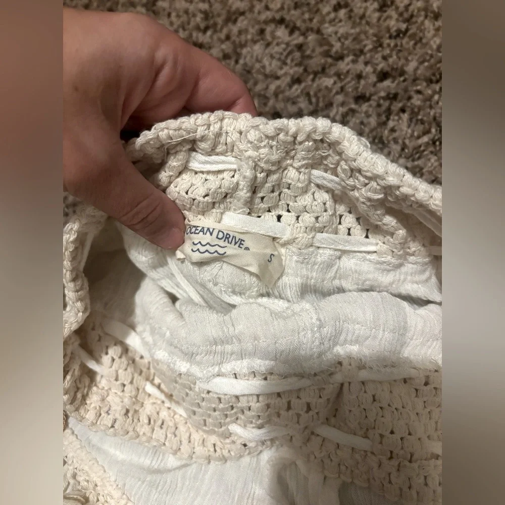 Ocean drive shorts and shirt set- off the shoulders top small - Picture 6 of 7